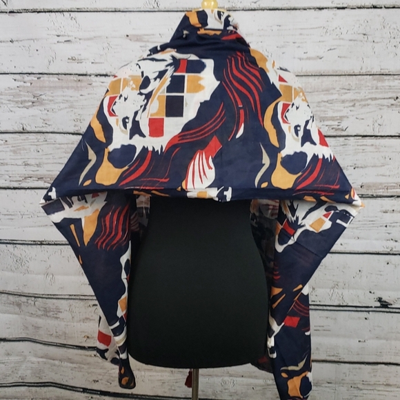 🆕️ World Finds Handmade Shawl - Picture 2 of 6